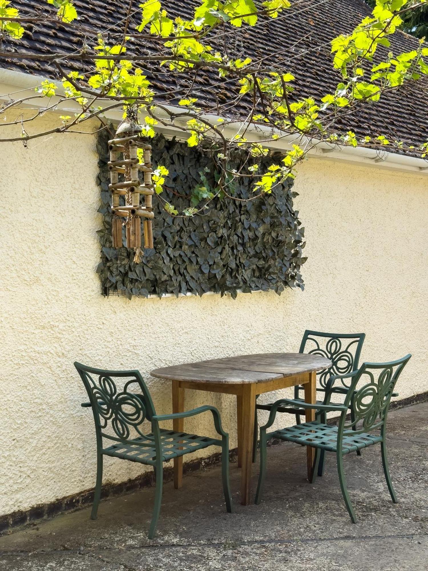 Rural Lodge Stay In Windsor! Hot Tub! Sleeps 20 Брей Екстериор снимка